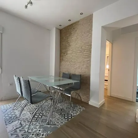 Central And Cozy Apartment In Seville Exterior photo